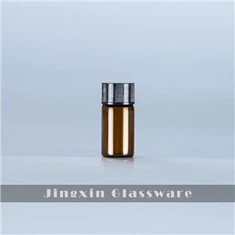 Mini jantarna steklenica z navojnim plastičnim pokrovčkom